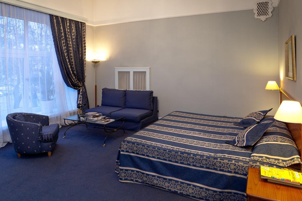 Grand Hotel Ukraine Dnipro Exterior photo
