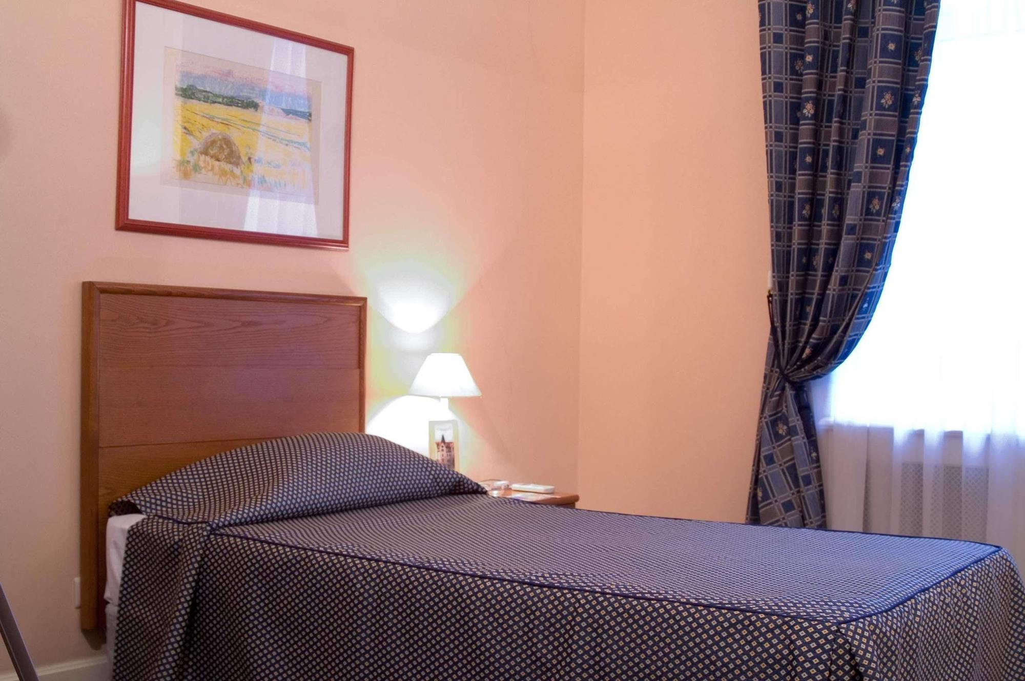 Grand Hotel Ukraine Dnipro Room photo